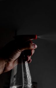 Desinfektionsmittel für Zuhause als Spray zur Flächendesinfektion